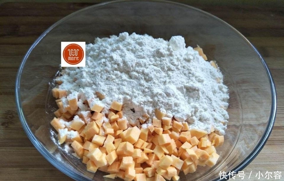 红薯不用蒸不用煮,告诉你一个新吃法,简单易学,超好吃!