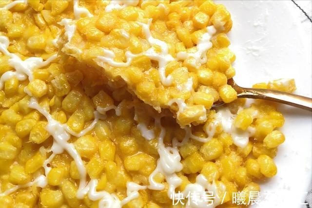 水煮|玉米别再煮着吃，教你做黄金玉米烙，香甜酥脆不松散，孩子特爱吃