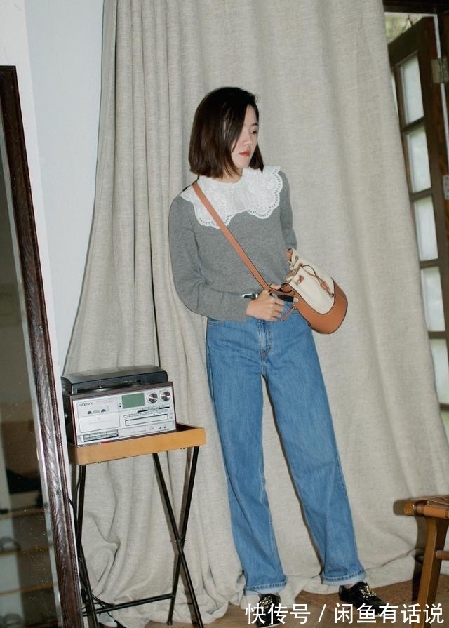 半裙|衣服不用买太多,50岁阿姨把半裙当上衣穿,配小黑裤却意外时髦