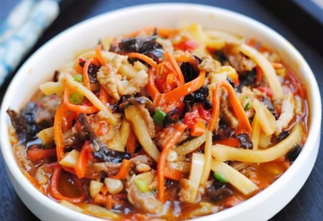 蔬菜|立冬后,要多吃菌菇和蔬菜,教你做成鱼香味的,开胃下饭还营养