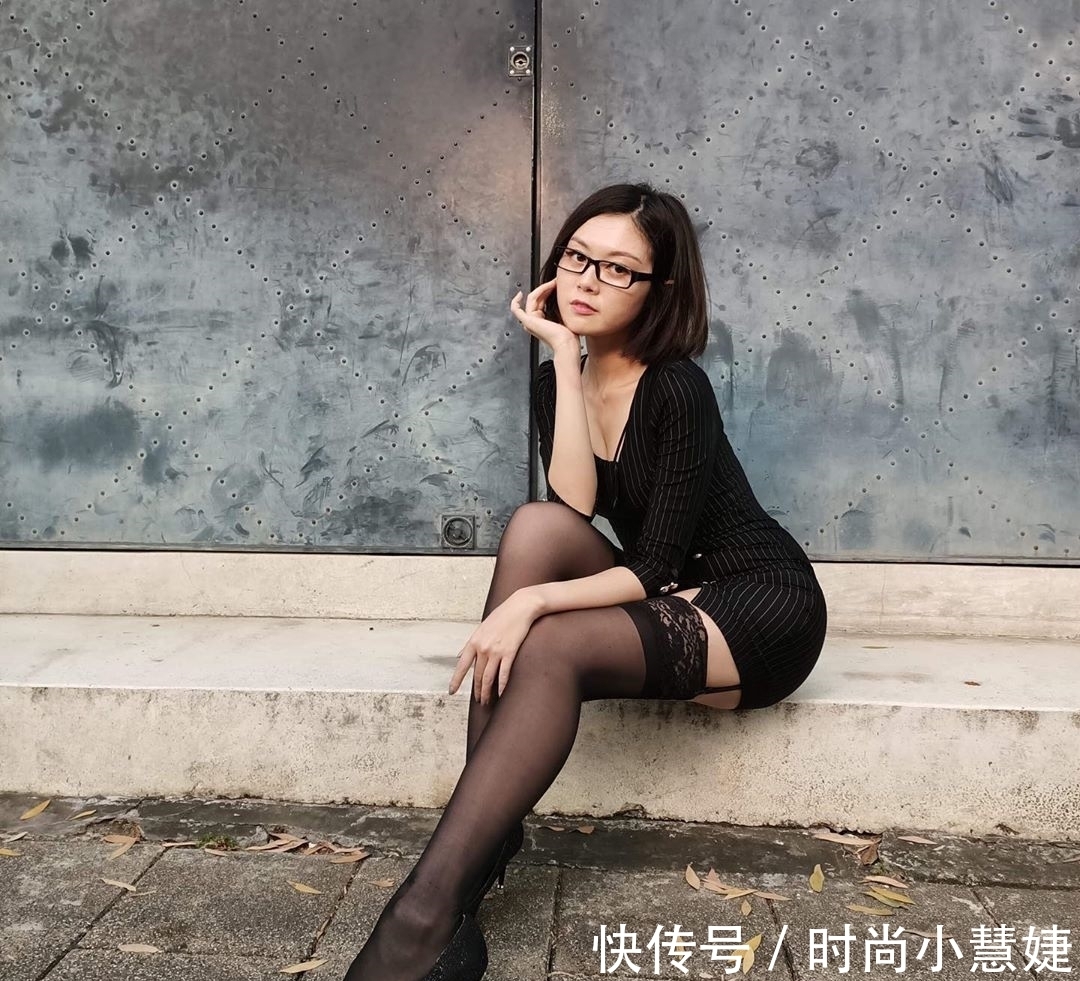 穿着|短发美女穿着这样的职业装去谈业务,月薪十万不是梦