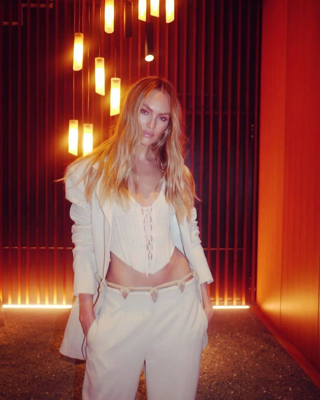 辣妹轮番示范，这几件吊带你可以闭眼入了|教你美 | mccartney