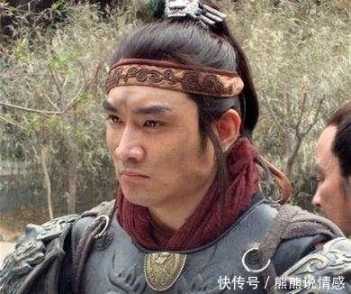 梁山五虎将武功排名 呼延灼第五, 关胜仅排第二, 第一太强!