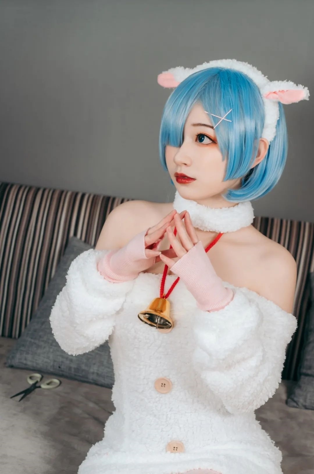 cos：短发精灵蕾姆cos正片@桃墨，真爱的颜色