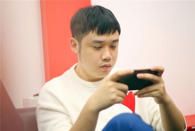 SK|SK认为DYG将拿到第一，称月光不行，月光服软：大概率打TS