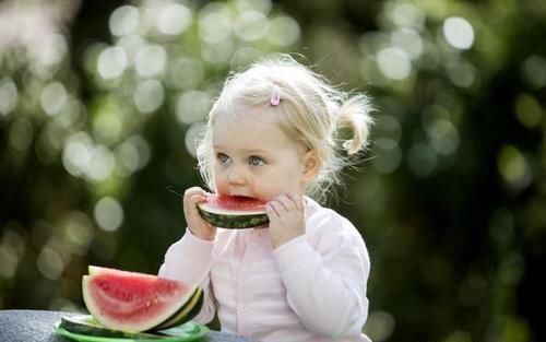 医生|5个月宝宝患肾结石，医生：都是辅食惹的祸，许多家庭还在这样吃