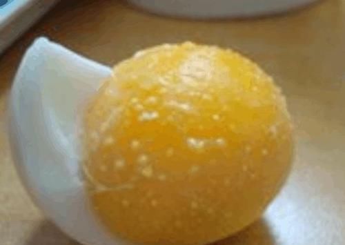 鸡蛋|湿气重别傻傻拔火罐，教你一土方法，排净体内30年湿毒！