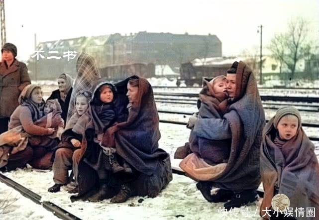 欧洲|上色老照片:二战下的欧洲难民,看看战争给他们带来的一切