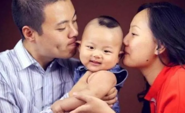 爸爸|“爸爸昨晚打妈妈，妈妈疼得直叫”，孩子的话让姥姥脸红不敢说