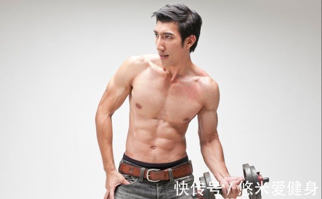 胸肌|上胸肌扁平薄弱,强化2块肌肉4个动作,打造饱满厚实的胸肌