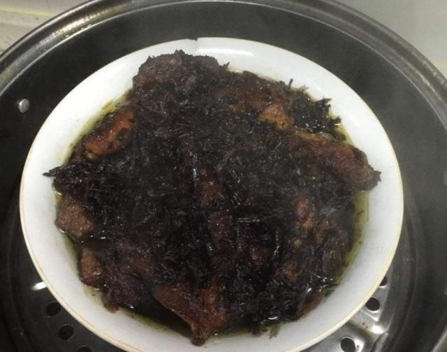 做梅菜扣肉，只要学会这3个秘诀，保证肉香烂入味，肥而不腻