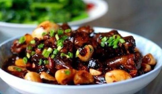 红烧鱼块，酱烧黄鳝，香菇蒸鸡腿，韭菜炒河虾的做法