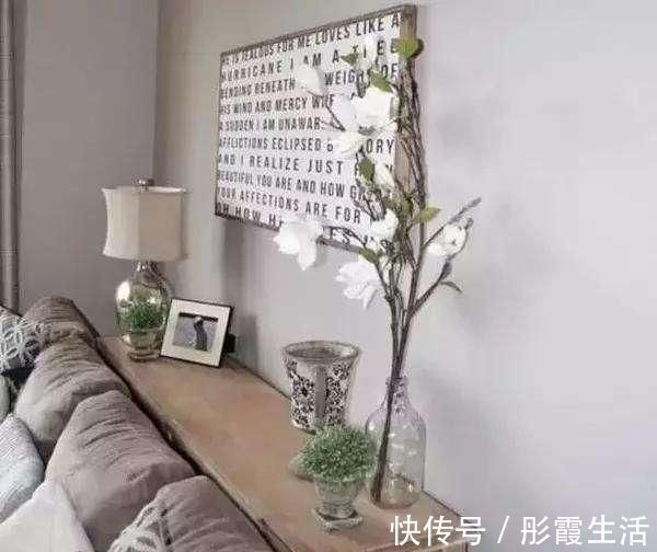 小户型|把沙发往前挪了10厘米,放一个置物架进去,省钱好用又不占空间