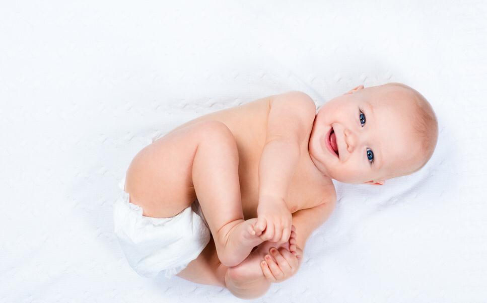 红屁屁|婴儿拉完臭臭后,用水洗还是用湿巾擦?踩过坑的妈妈才知道的做法