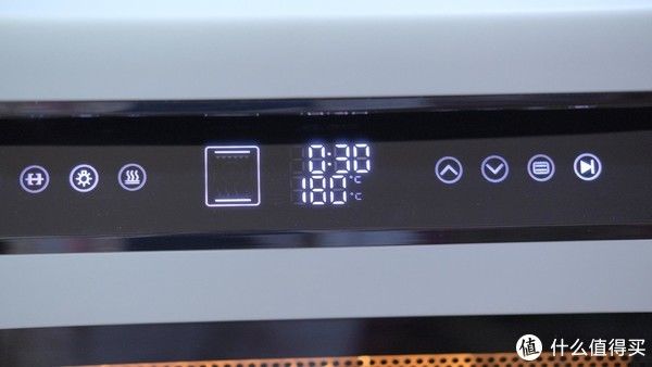 空气炸烤箱和烤箱有什么区别？用一个空气炸烤箱搞定一切料理，多功能才是王道！