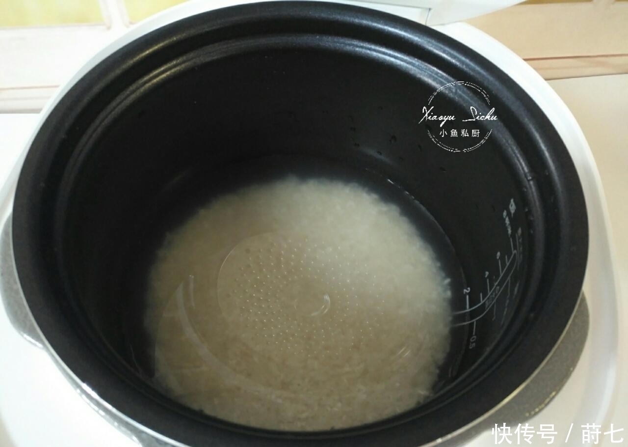 饭菜|特适合懒人的腊肠焖饭,饭菜一锅出,简单到只要你会煮米饭