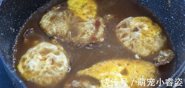 晒晒一家4口的晚餐，全是家常菜，用心搭配，家人爱吃，顿顿光盘