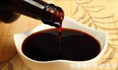 酱油|注意！炒菜什么时候放酱油，很多人都做错了炒菜就不好吃！