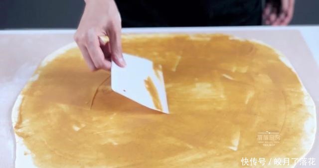 这个烧饼我都不敢经常做,不用发面、不用醒面,锅里烙一烙,连吃三个不过瘾!