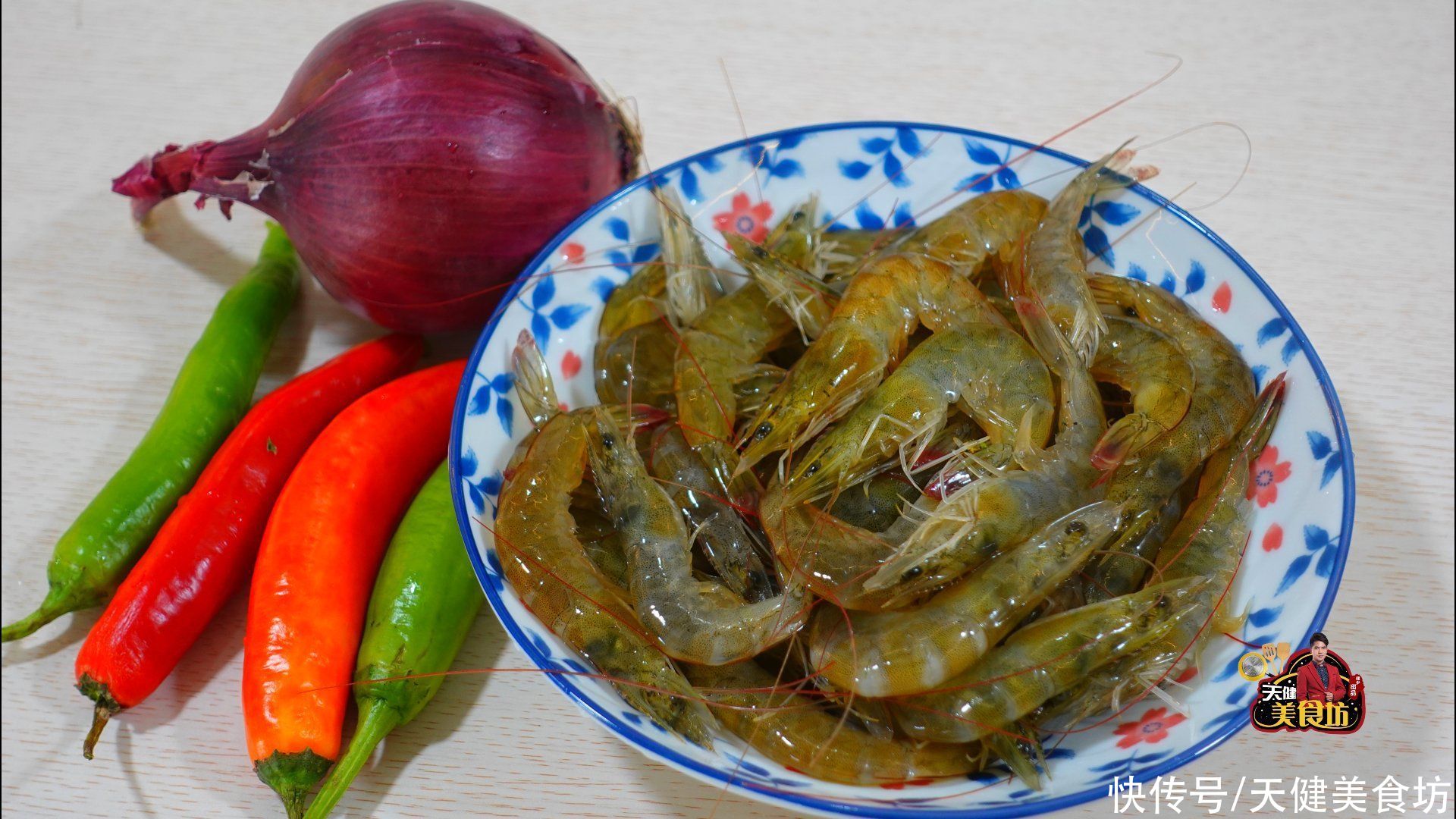 大虾的新吃法，这样做鲜香美味，营养丰富，好吃极了