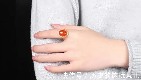 钻戒&戒指别再只知道钻戒了!佩戴这些戒指更加凸显优雅之韵和不俗品味!