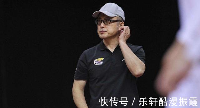 cb赵继伟28秒退场，李洪庆一动作令人肃然起敬，朱芳雨脸红吗