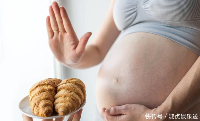 阳台上|孕妈散步一小时未归，丈夫找到时的场景，既生气又心疼