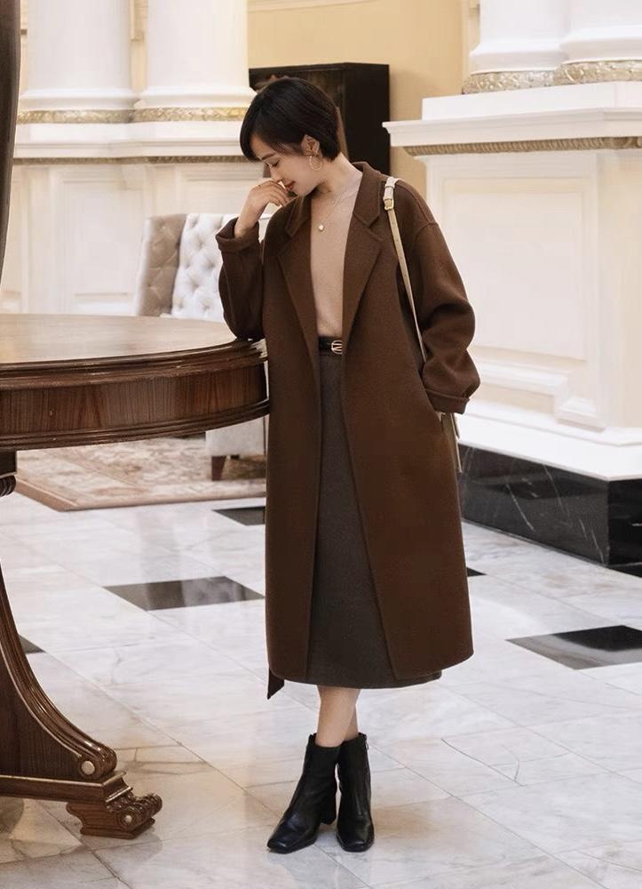 打扮 这才是中年女人该有的打扮,三木妈妈的“大衣”搭配,美过同龄人