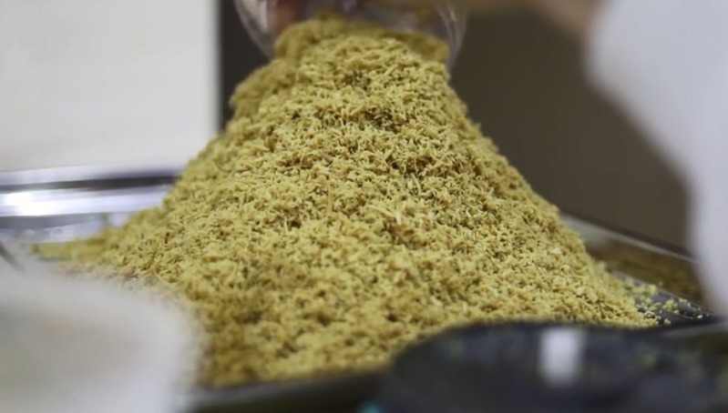 鸡胸肉|用鸡胸肉做肉松成率也太高了,五斤做出满满一大盘,网友:太值得一试