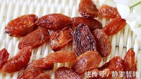 月经量|女性月经量少不要急，多吃4种食物养好卵巢，补充雌激素预防早衰