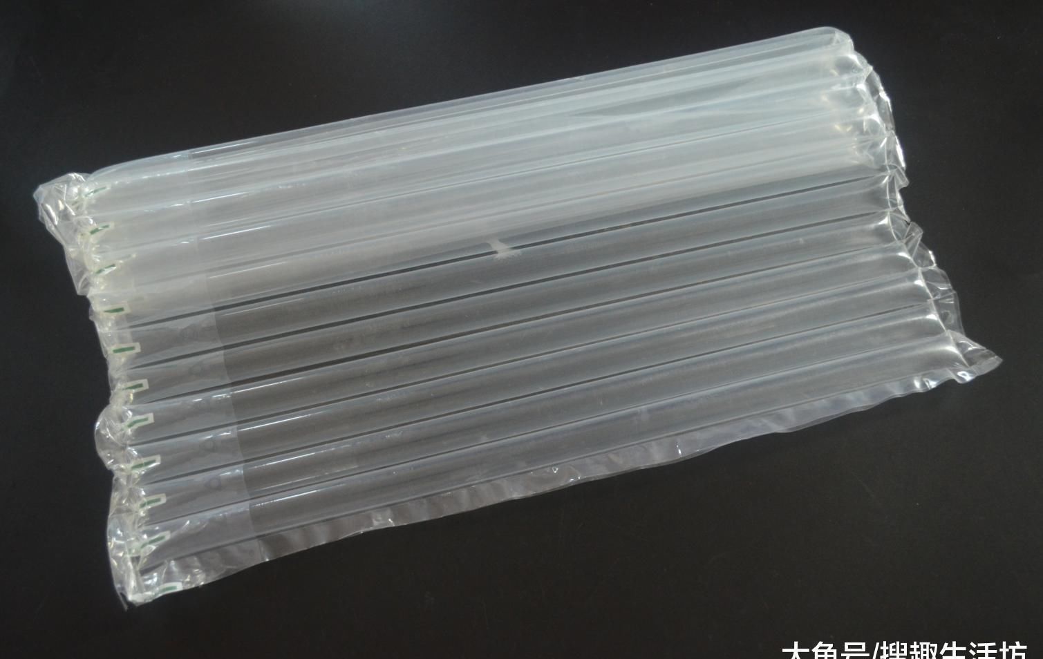 快递里的防震气泡柱别再扔了, 它还有这3大妙用, 简直太实用了