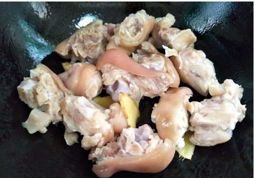 猪蹄|猪蹄别做老一套了,教你懒人做法,只需3步,香而不腻,软烂入味