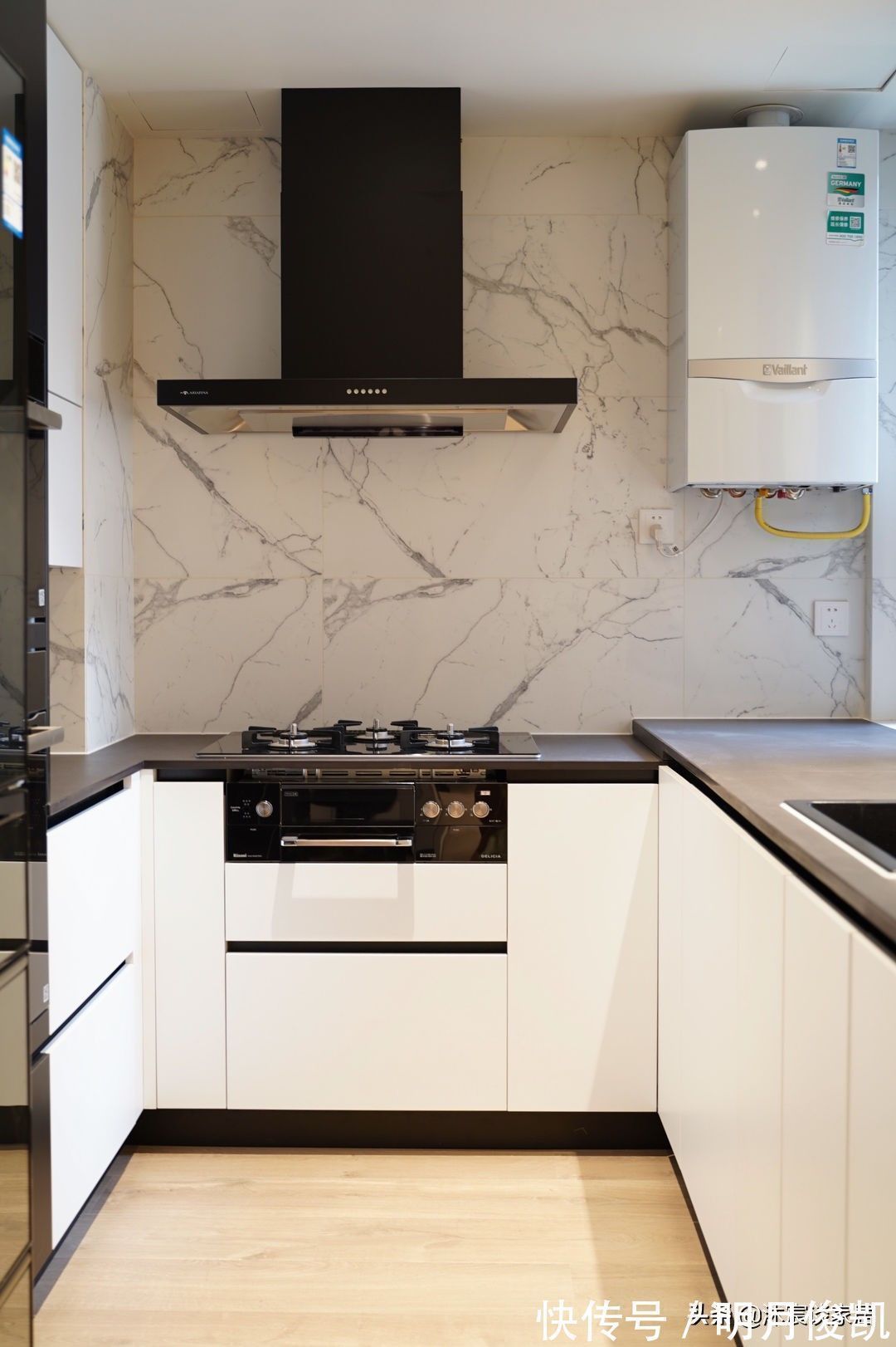 卫生间|她家虽然不大,但称得上装修典范,不仅拥有大量收纳,还极简好看