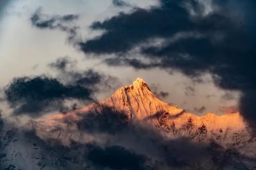 公认|连绵150公里，这是全世界公认最美的雪山