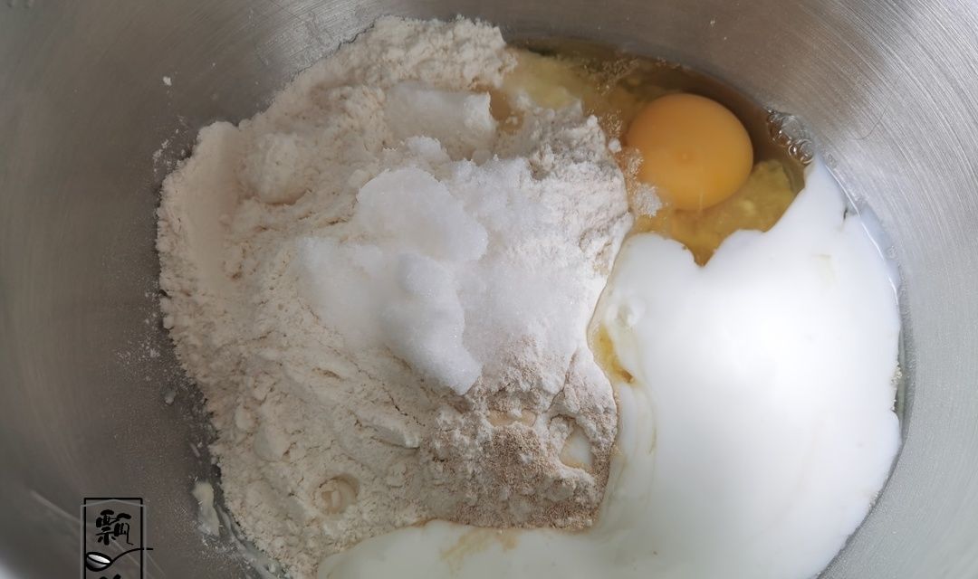 小笼包|孩子大人都爱的早餐,凉热都好吃,放三天不硬,比吃馅饼包子强