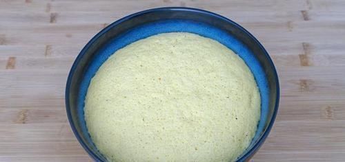 玉米面|玉米面最好吃的做法，开水烫一烫，粗粮细作超松软，比面包还好吃