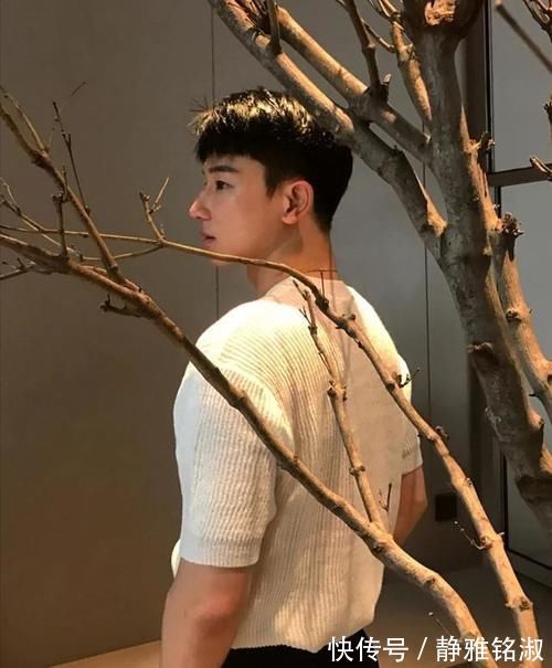 肌肉男|拥有健美身材与英俊外貌的肌肉男,正装加身,果然更能体现型男范