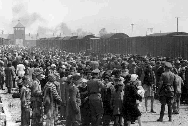 过目难忘|历史上那些让你过目难忘的图片：特工时期的普京、未化妆的梦露