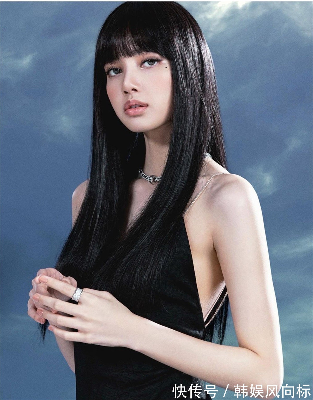 blBLACKPINK Lisa穿着一身宝格丽服装，需要花费多少钱？