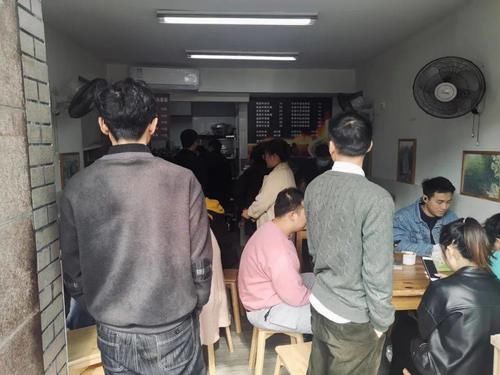  美食|一位难求!宁波这家街边小馆,每天中午挤满人!十多年来只做这类美食…