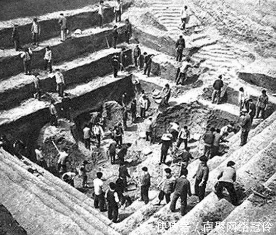 竹简|汉墓出土一堆竹简,文字记载颠覆了人们的认知,真的史实原来如此