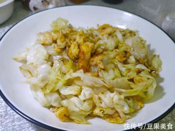绿甘蓝|减脂美味兼得！蒜香包菜(绿甘蓝）炒蛋，低盐低卡，巨好吃