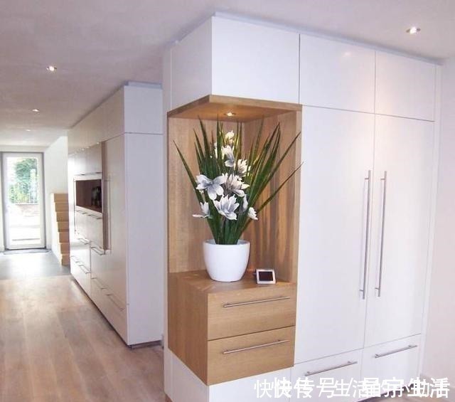 柜子|朋友贼有想法，柜子上下不分段，在柜门上开凹槽，实用性蹭蹭上涨！