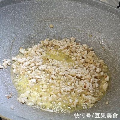 m2勺豆瓣酱撑起的主食，一家三口吃不够