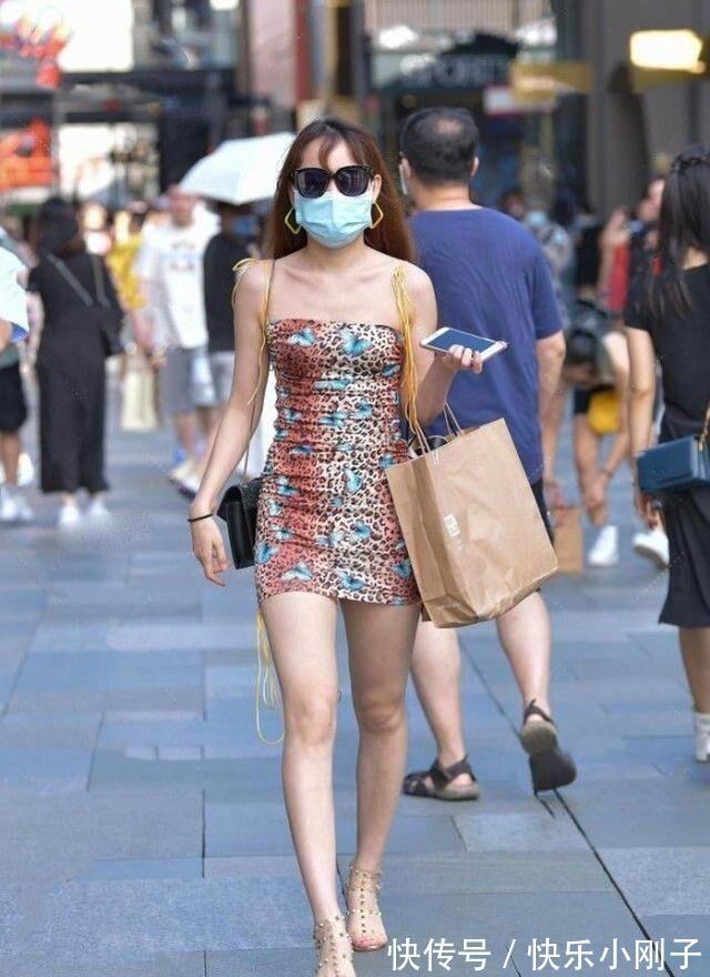 连衣裙 漂亮有气质的连衣裙装扮时尚不失优雅,穿出自己的风格,减龄优雅