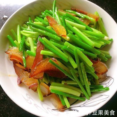 这道腊肉炒菜合集发到朋友圈，留言全说被馋哭