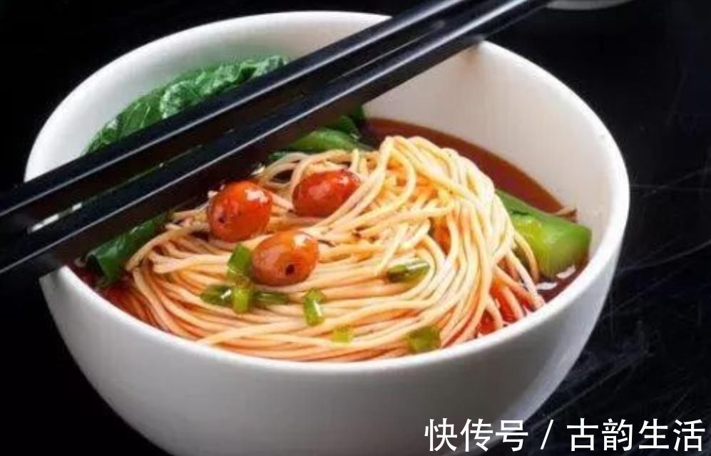 准妈妈|怀孕后控制不住想吃方便面,怎样吃更健康馋嘴妈妈学起来