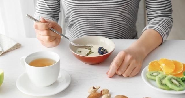 脂类物质|每天吃山楂可以降血脂?清华教授:大错特错,真正降血脂的是这件事