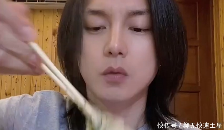 秋秋|看尹正“吃”代餐,差点把我“馋哭了”,发现尹正,真是太会吃了!