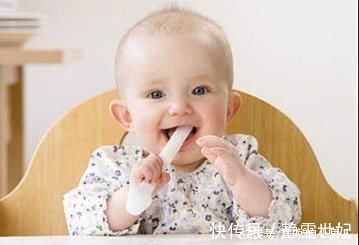 奶瓶|如何应对宝宝长牙期间,家长要做好的应对措施